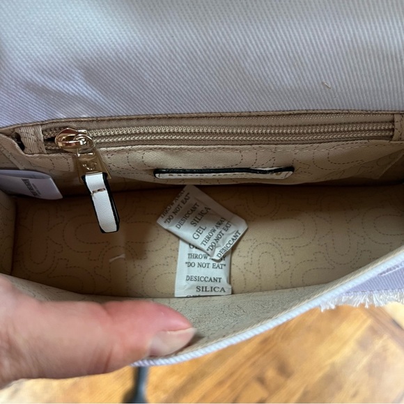 NWT True Religion Frayed Denim Flap Crossbody Bag White with Gold Hardware - Picture 6 of 10
